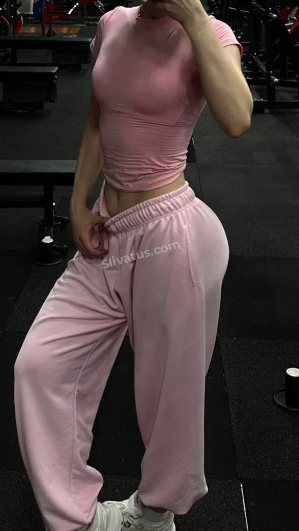 Приватный Утечка фото тиктокерши vikstimm