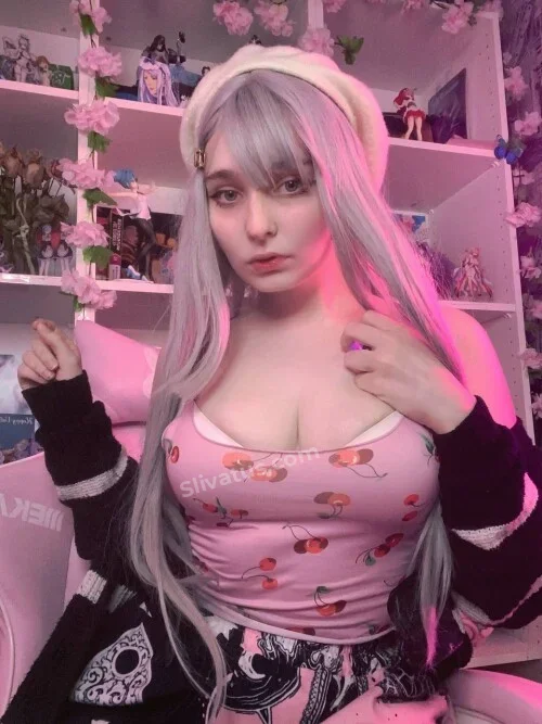 Проверенный Эротическое фото тиктокерши morticia_cos (Mia_green_tea)