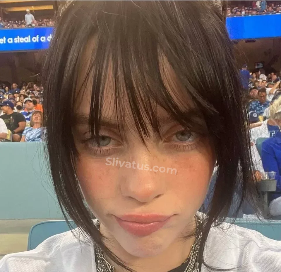 Проверенный Голая тиктокерша Билли Айлиш (Billie Eilish) на фото