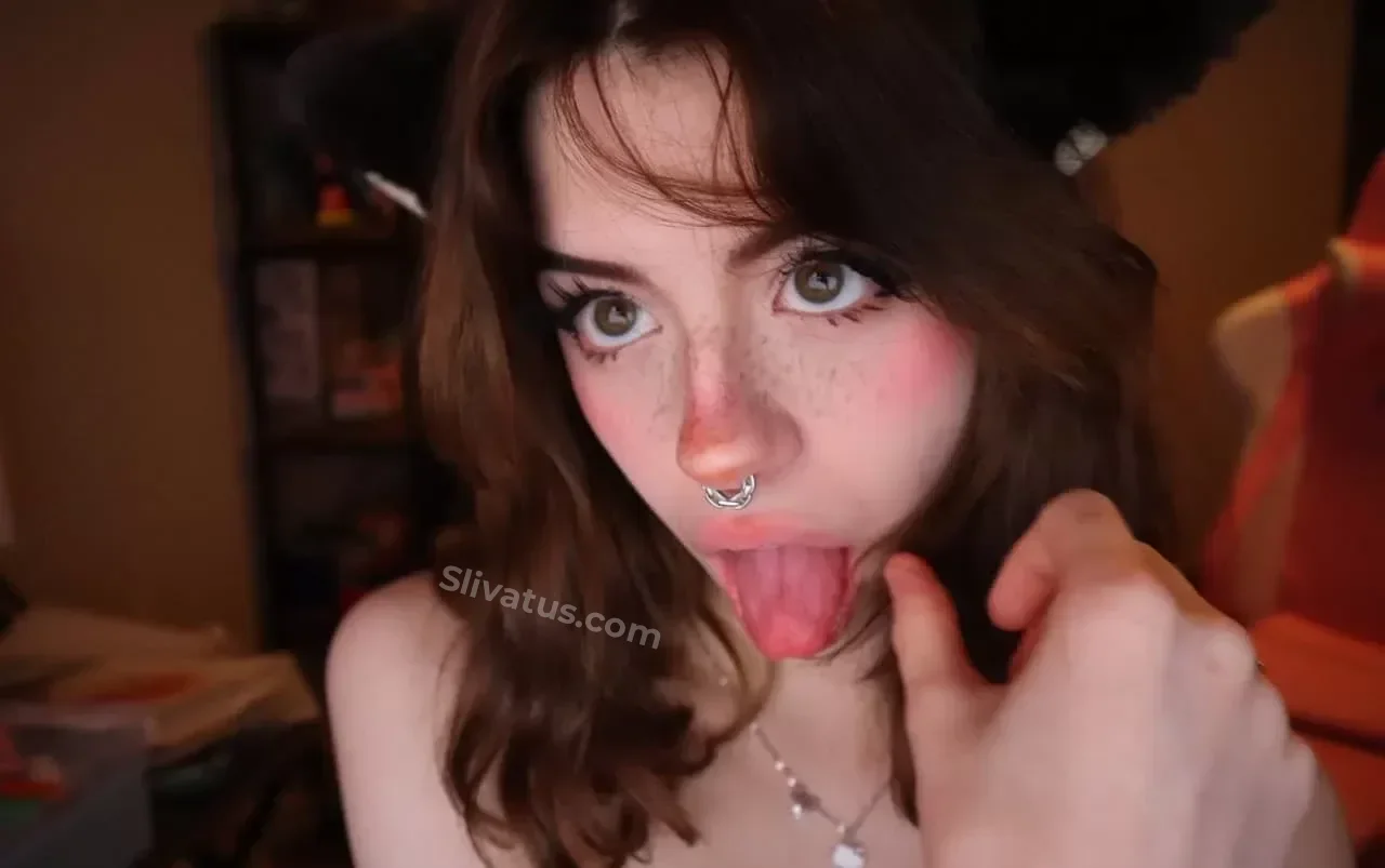 Проверенный HannahOwo - голая модель слив