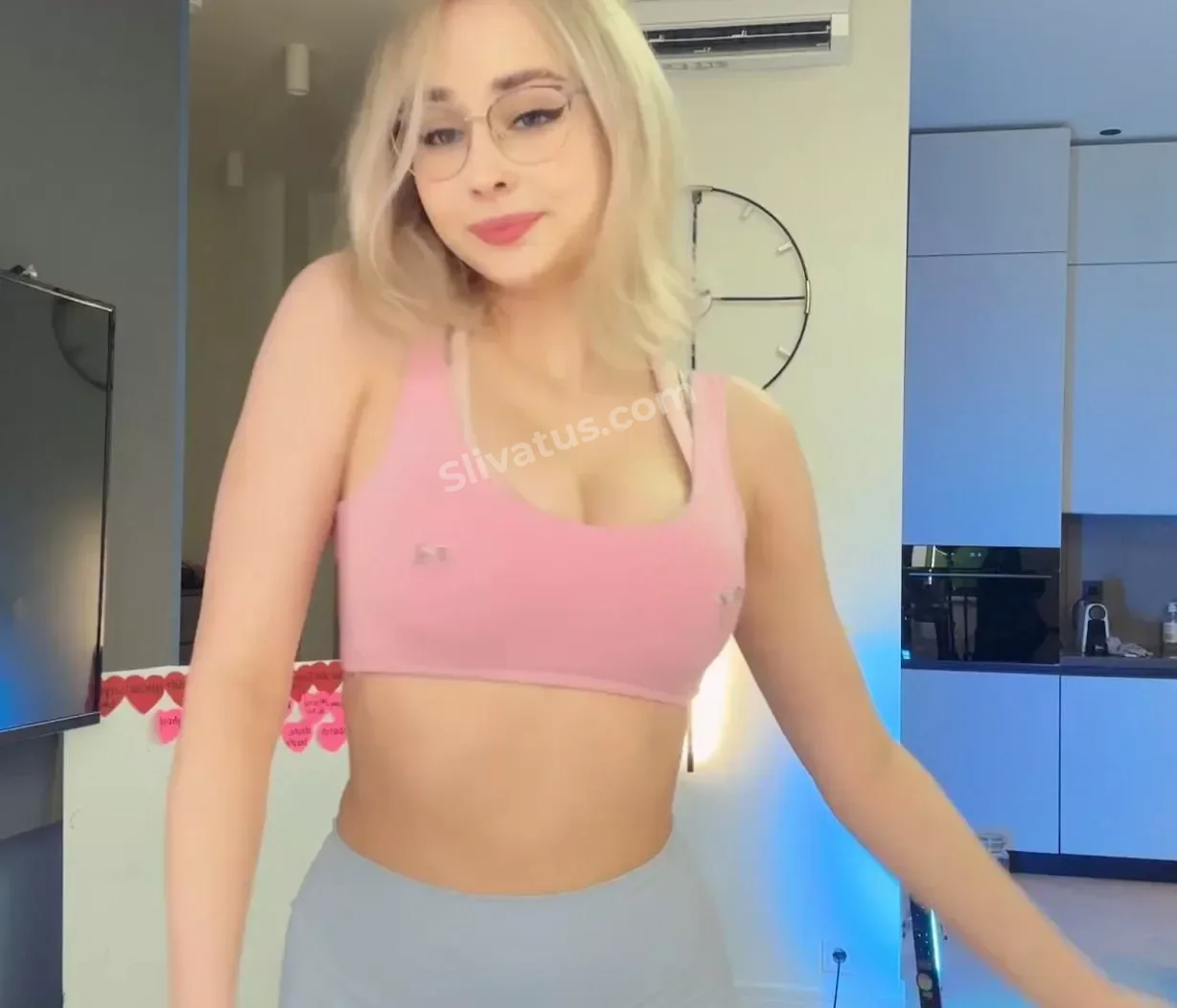 Проверенный Утечка фото блогерши GloriaMatvien