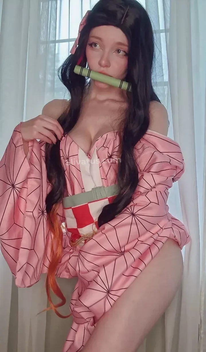 Русской Фото голой блогерши LinaNeyeon