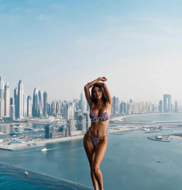 Русской Голая тиктокерша Оксана Самойлова на фото