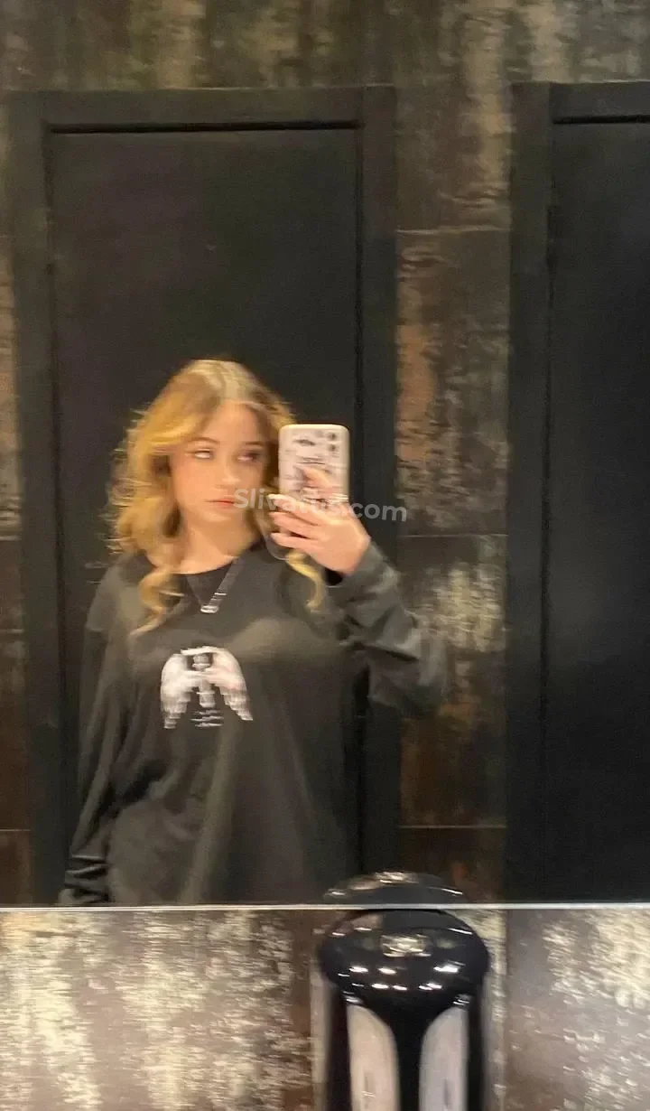 Русской Настя ШГШ - голая блогерша слив