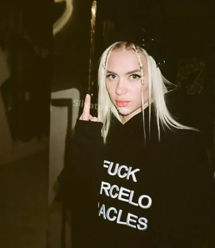 Русской Обнаженное тело звезды Алина Олешева (Кис-Кис)