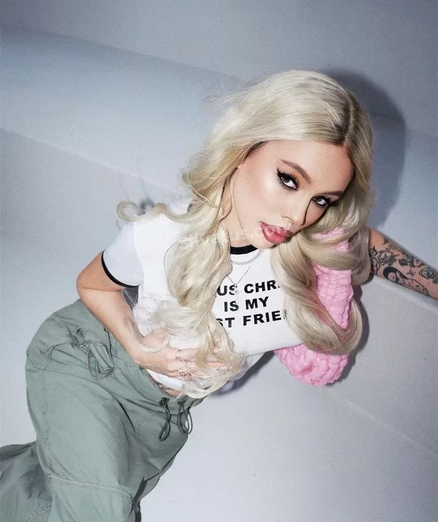 Русской Приватное фото звезды Инстасамка (instasamka)