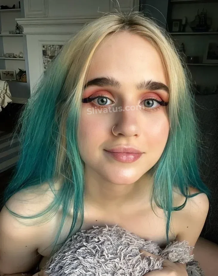 Русской Слив голой тик токерши Keronkes