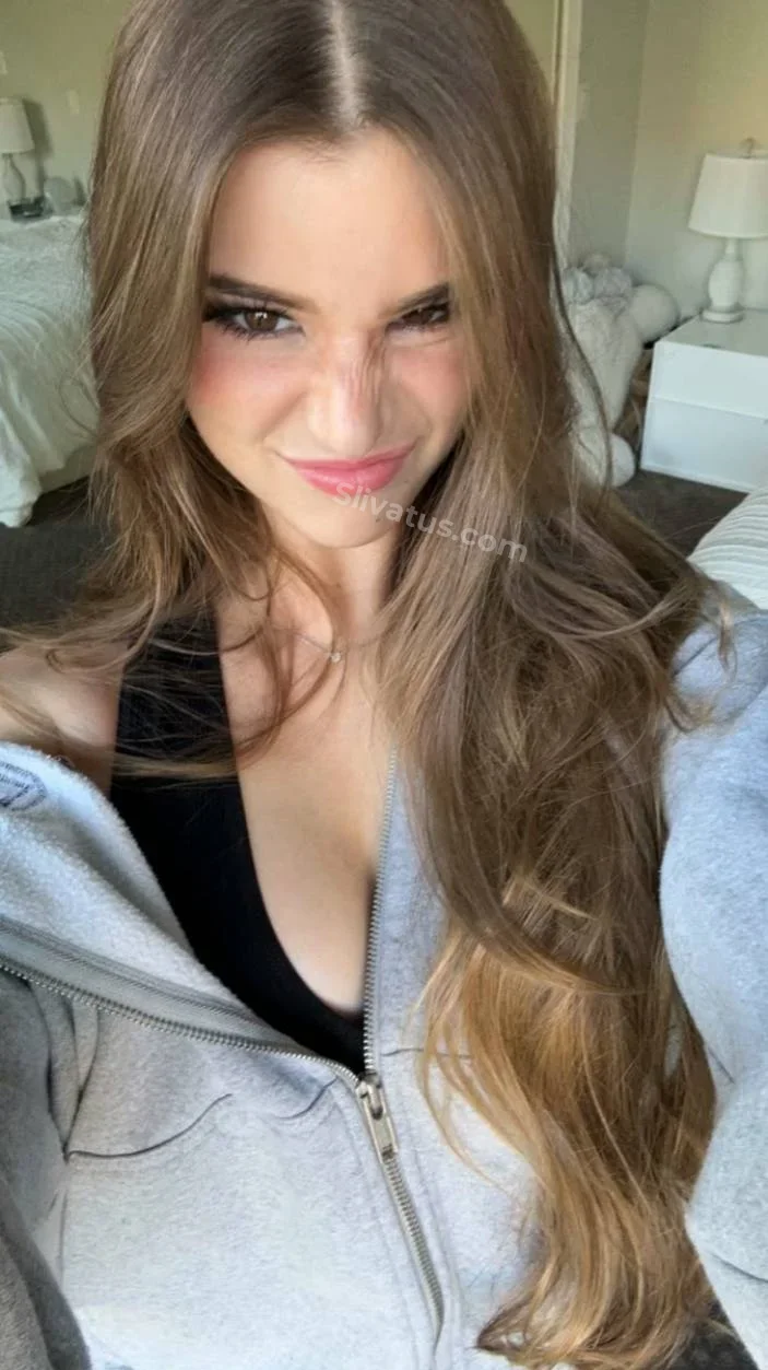 Русской Слив тик токерши Brooke Monk