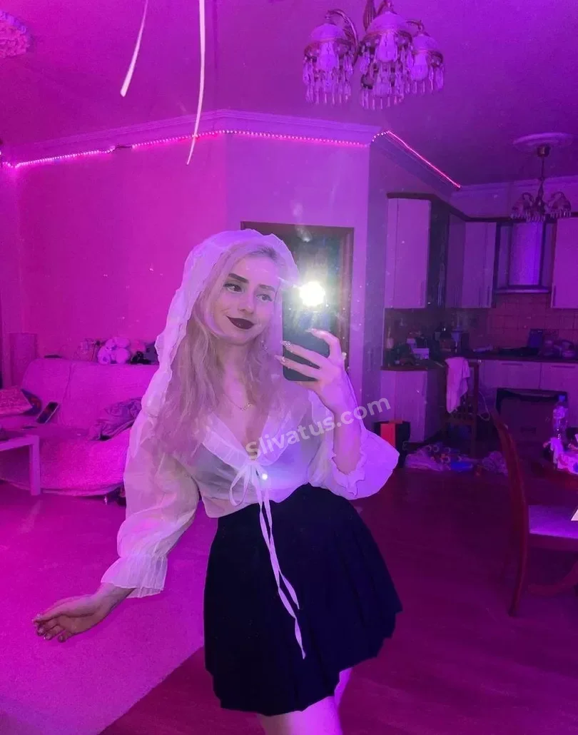 Секс Голая тиктокерша Света Солар (svetasollar) на фото