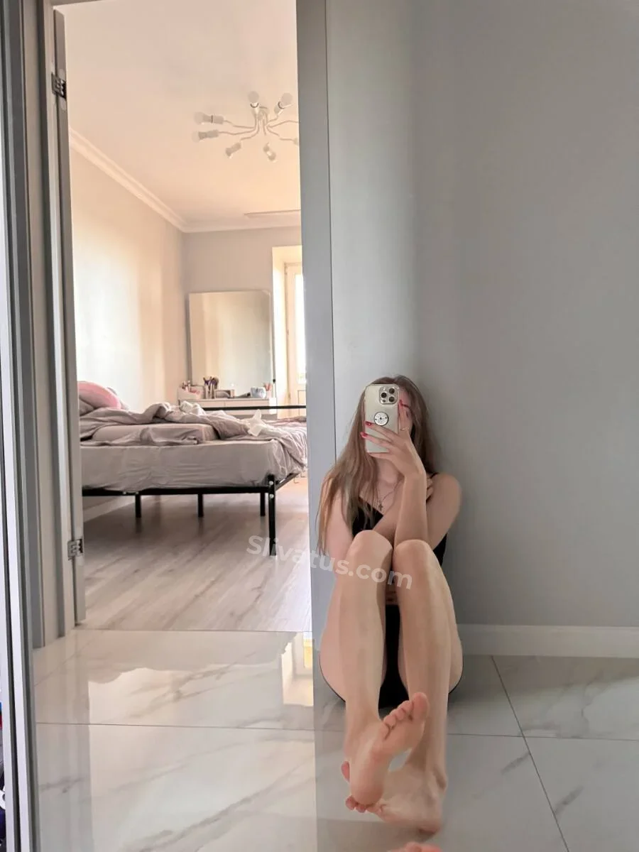 Секс Обнаженное тело тиктокерши BLOOMUS (yglichh)