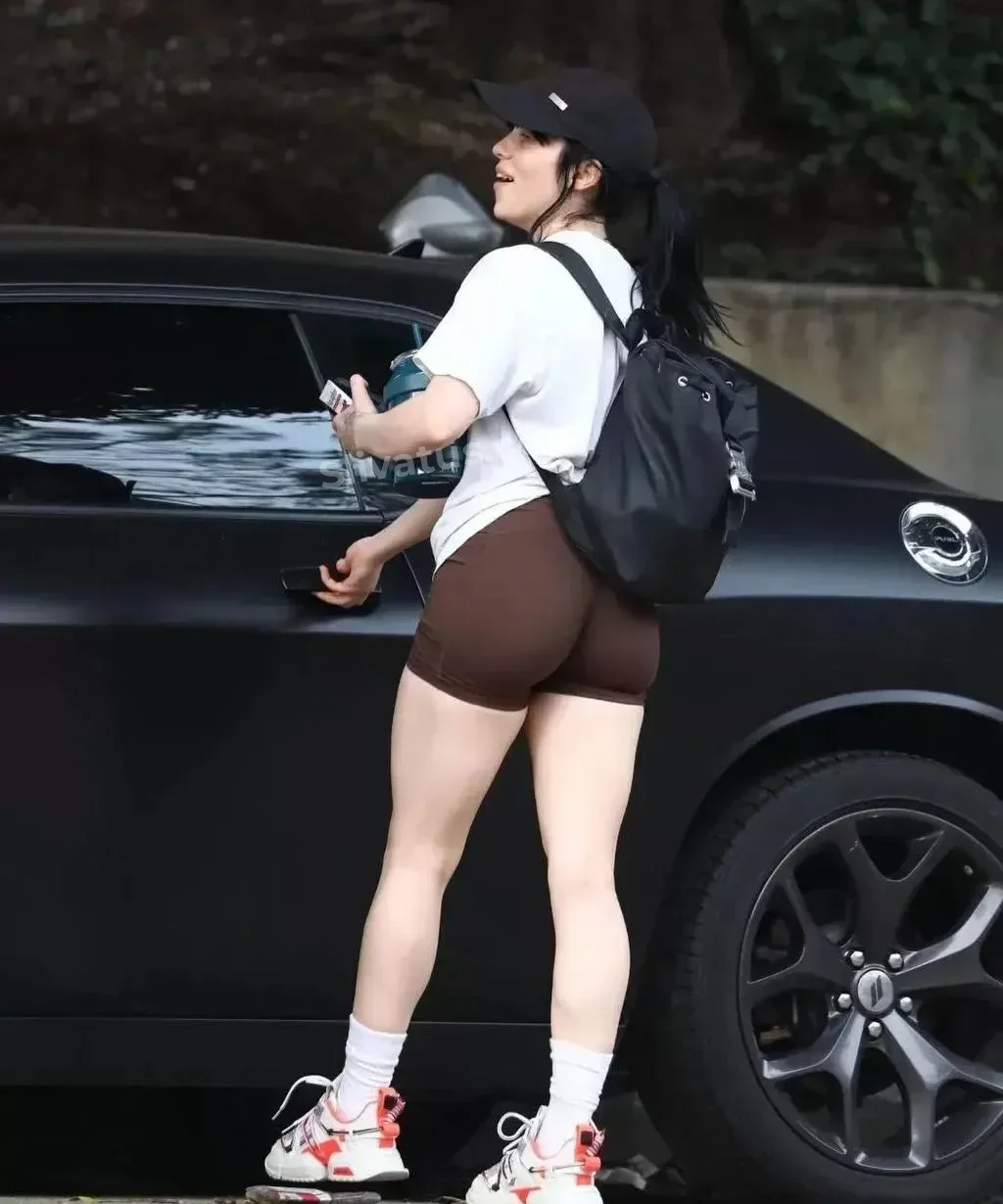 Секс Слив фото звезды Билли Айлиш (Billie Eilish)