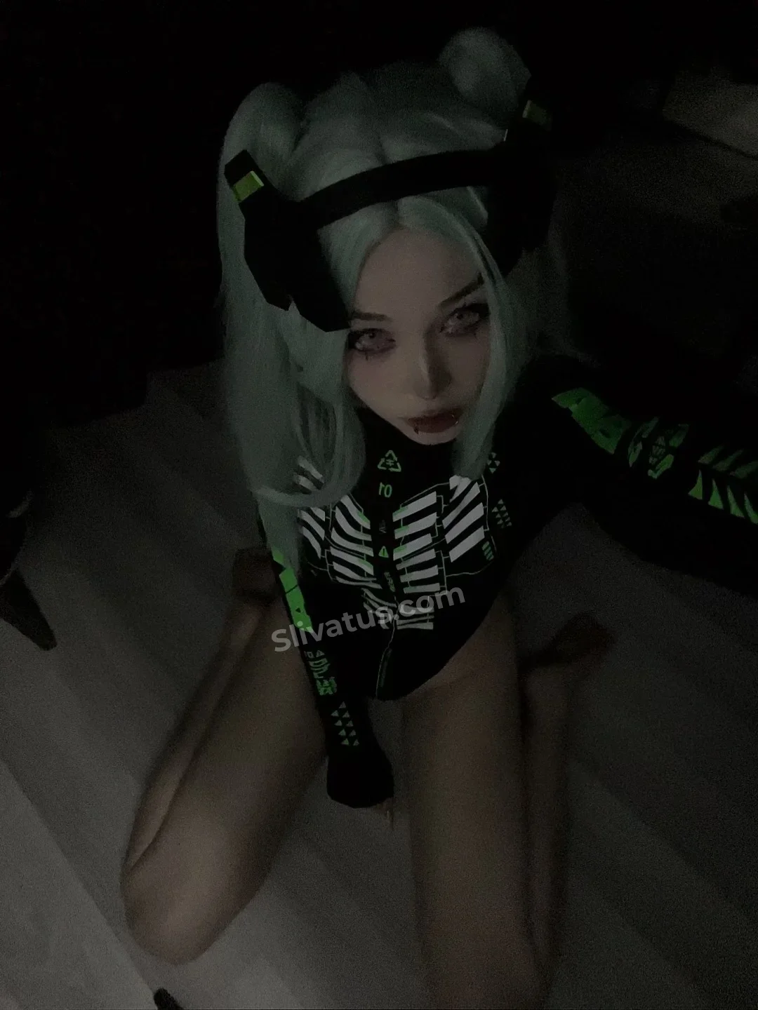 Секс Слив голой тик токерши woozixx