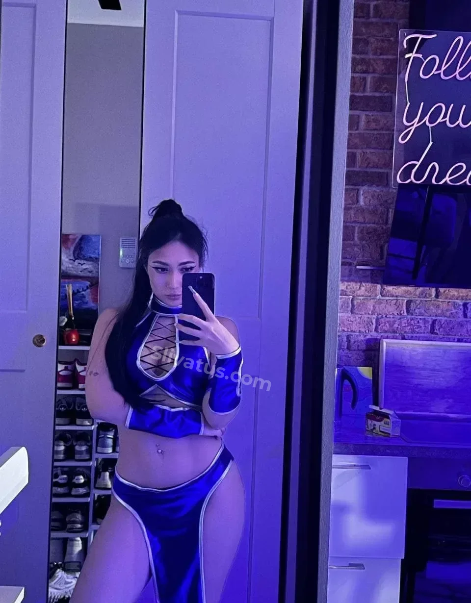 Скандальный Екатзе (Ekatze007) блогерша без одежды