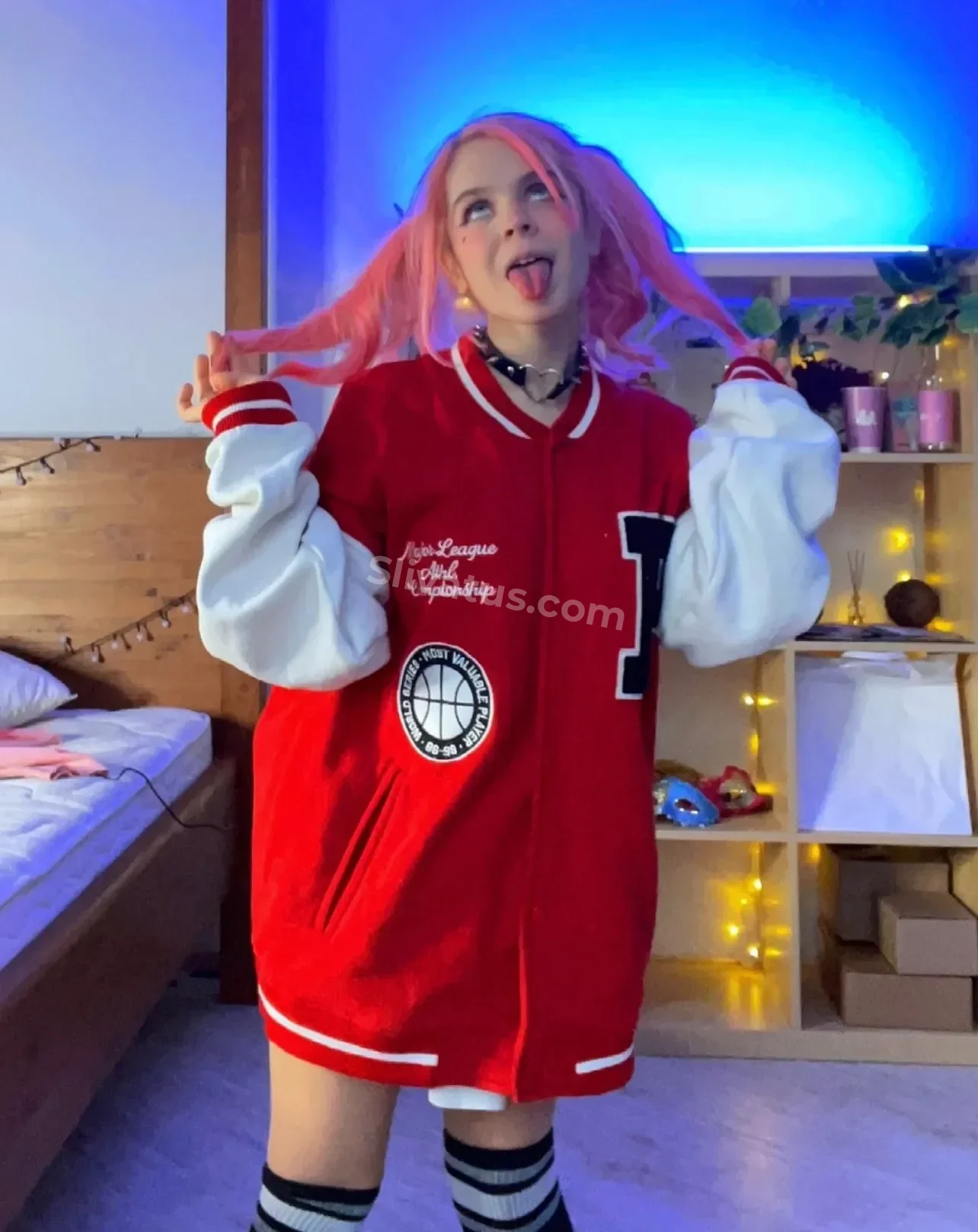 Скандальный Эротическое фото тиктокерши Эми Роуз (emiroysssss)