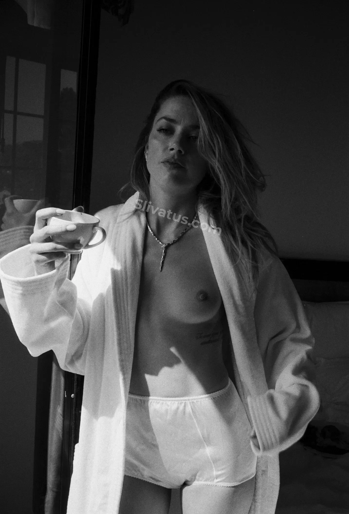 Скандальный Фото голой звезды Эмбер Херд (Amber Heard)