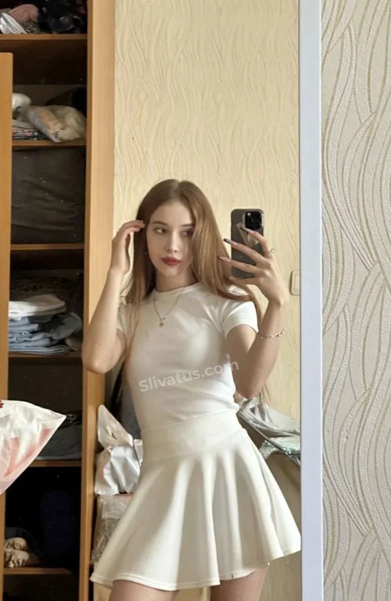 Слитое BLOOMUS (yglichh) тиктокерша без одежды