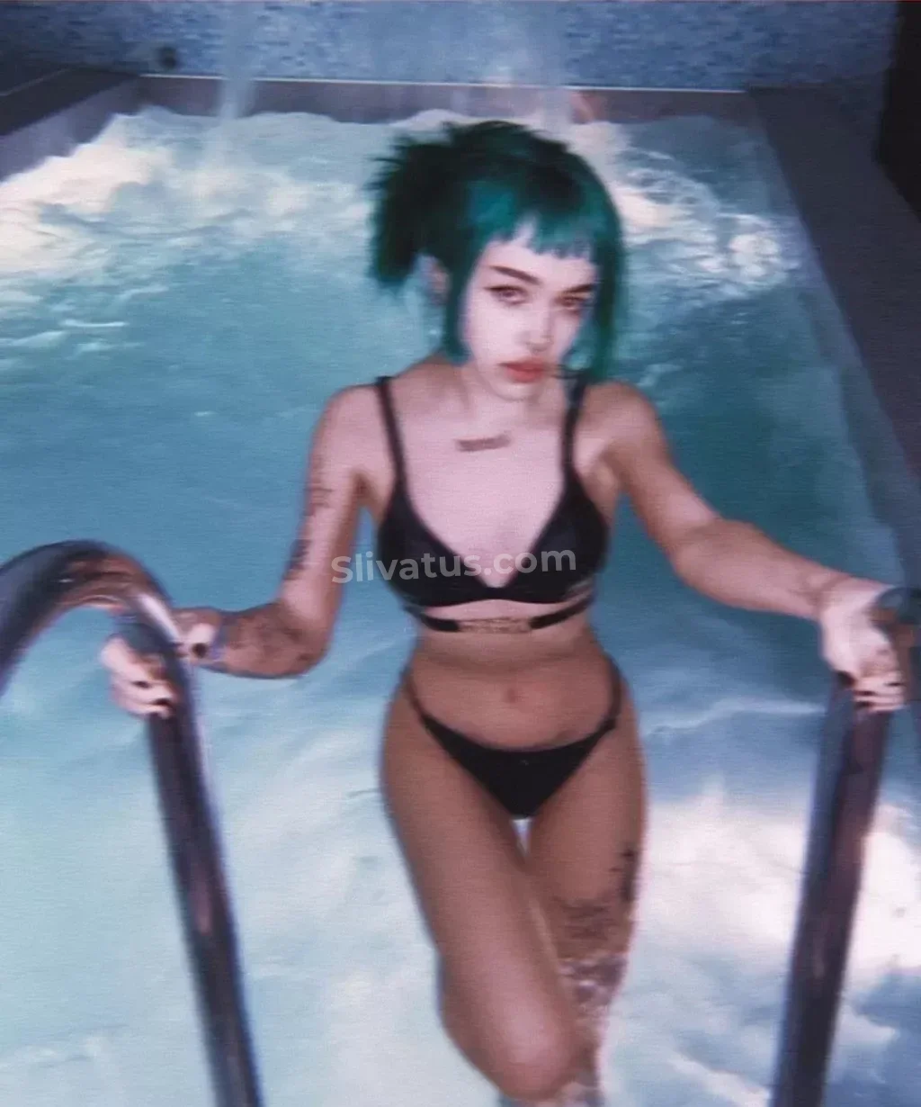 Слитое Фото голой тик токерши Лиза Бебрина (b3brina)