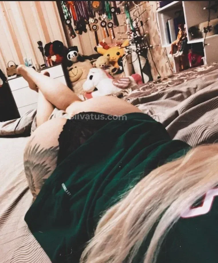 Слитое Голая тиктокерша Stpeach на фото