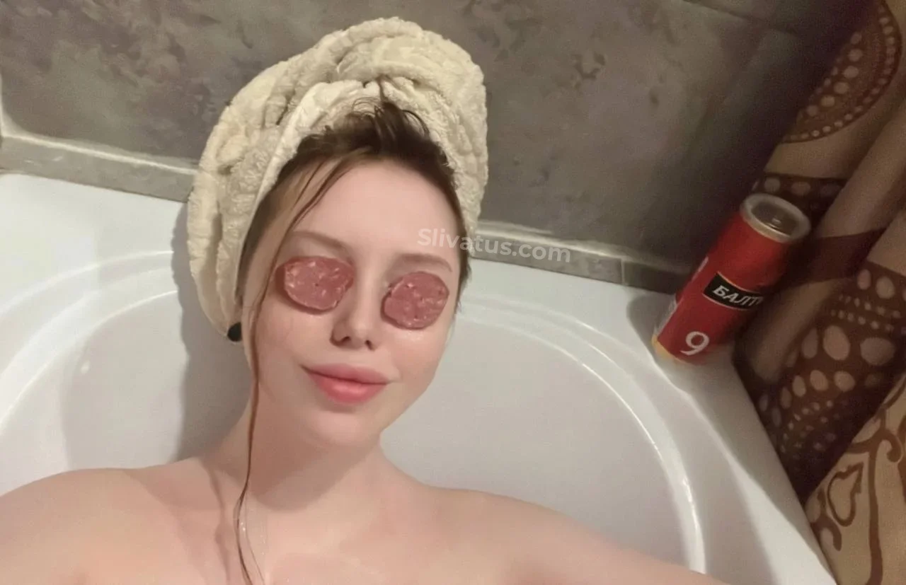 Слитое Слив интимного фото модели Julnerius