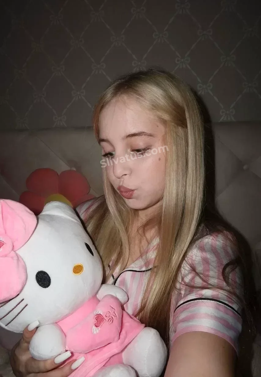 Слив тик токерши Ксюша ШГШ 18+