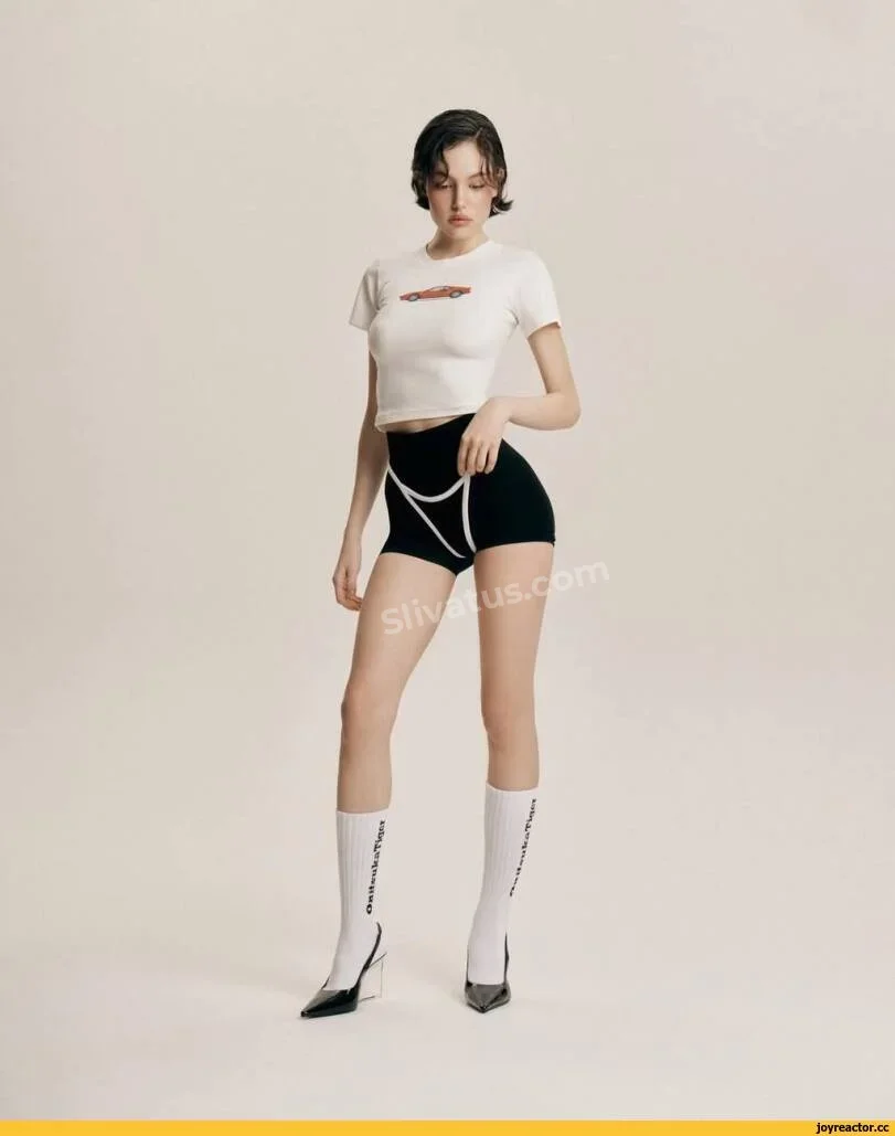 Свежий Слив фото модели Соня Золоева (sonyazoloeva)