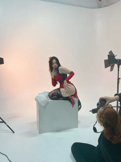 Свежий Слив голой модели morticia_cos (Mia_green_tea)