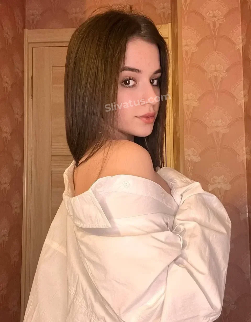 Свежий слив видео тиктокерши Аня Мур