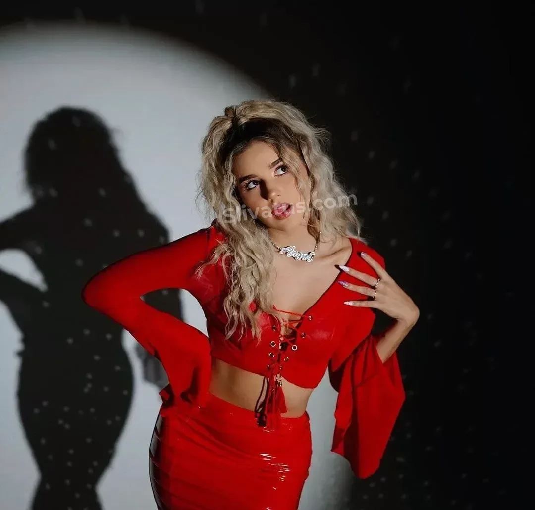 Telegram Эротическое фото тиктокерши Ева Миллер