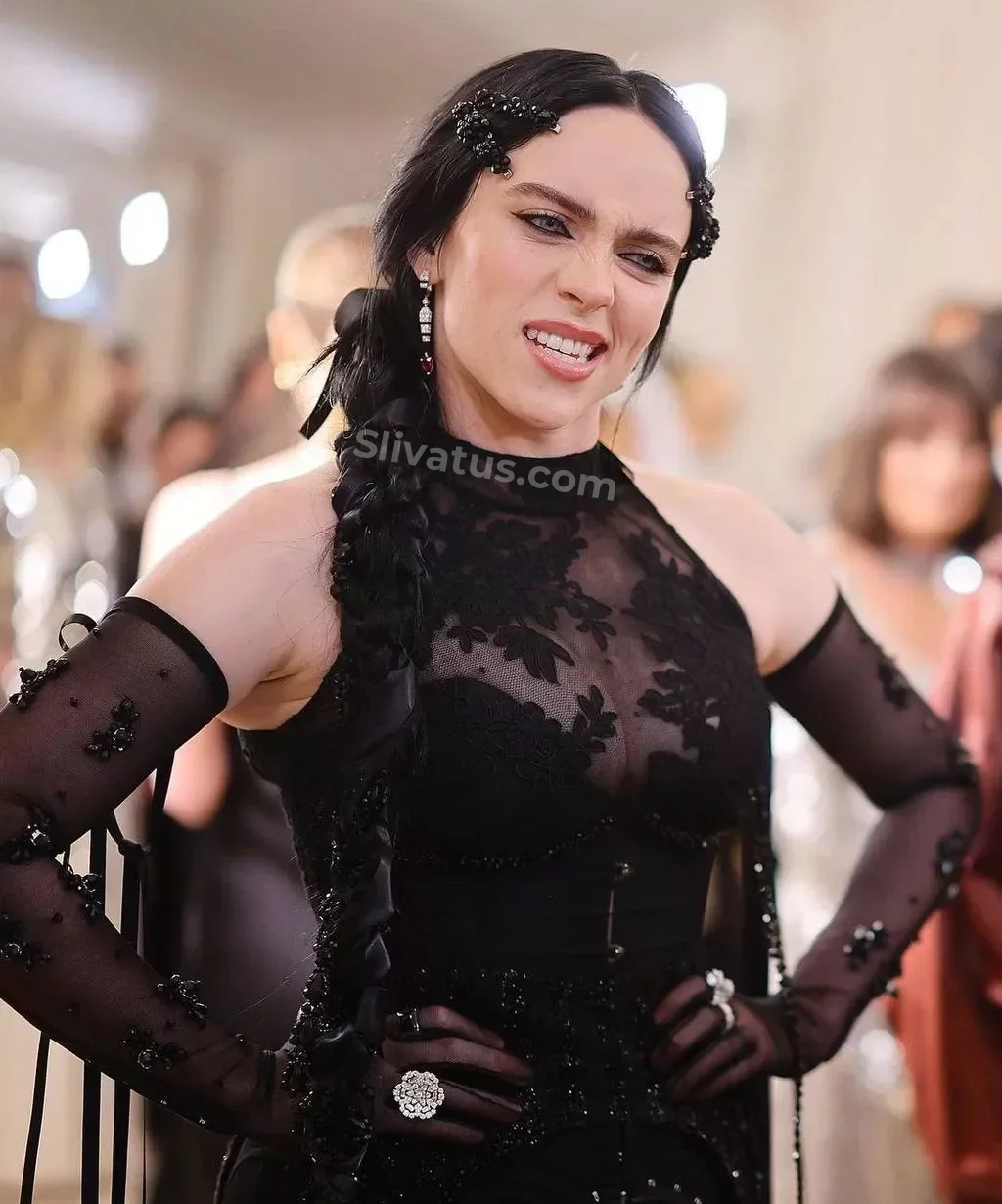 ТГ Эксклюзивный слив тиктокерши Билли Айлиш (Billie Eilish)