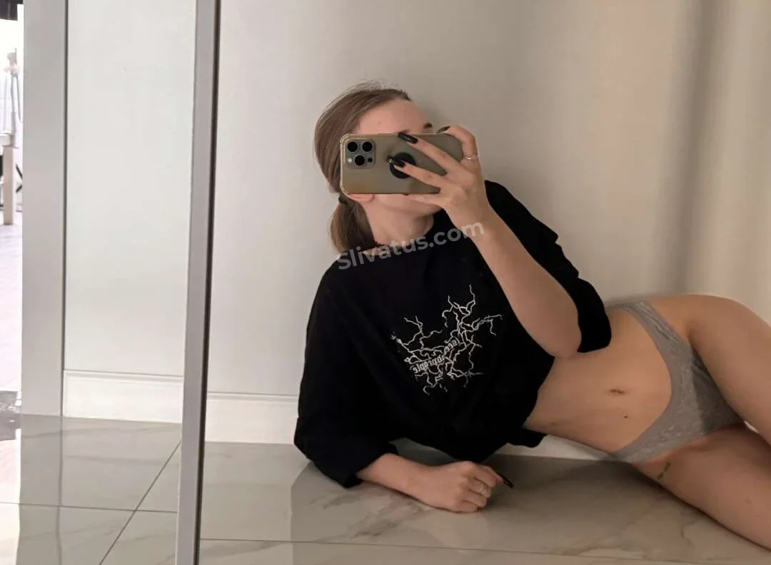 ТГ Эротическое фото тиктокерши BLOOMUS (yglichh)