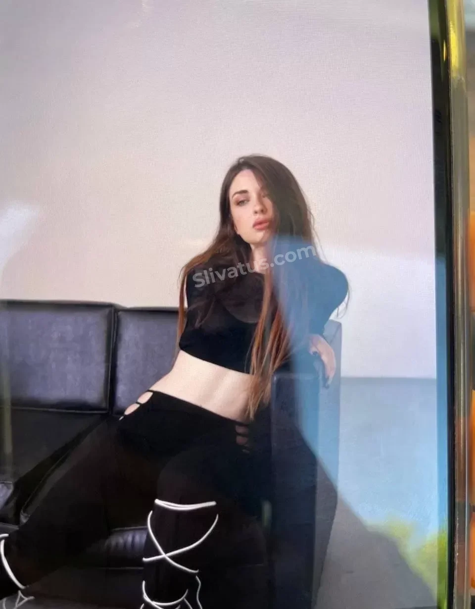 ТГ Горячее фото тиктокерши Аринян (AhriNyan)