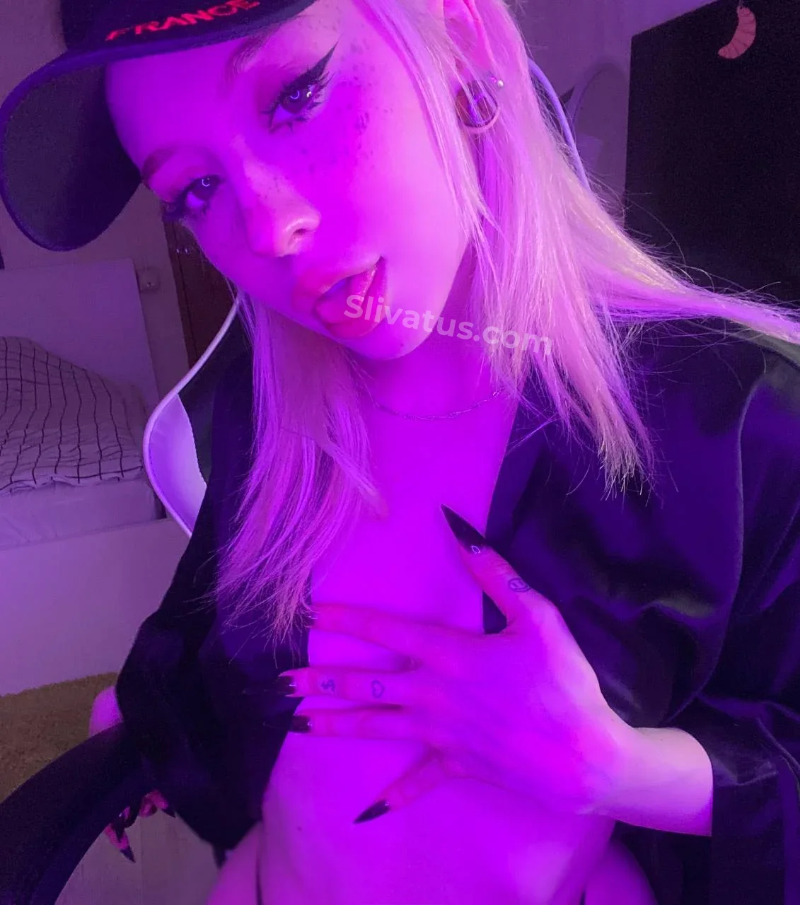 ТГ Приватное фото тиктокерши Алисия (Zira Merz)