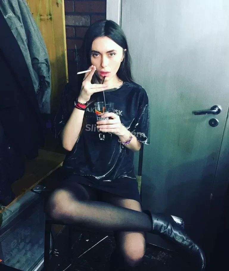 ТГ Слив интимного фото блогерши Ева Карицкая (Карина Мельничук)