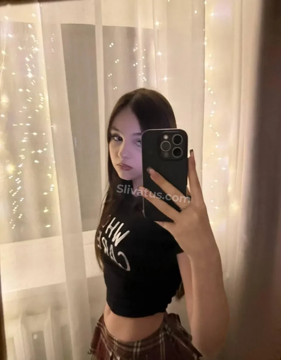 ТГ Слив интимного фото тиктокерши yanga18 (yangamyr)