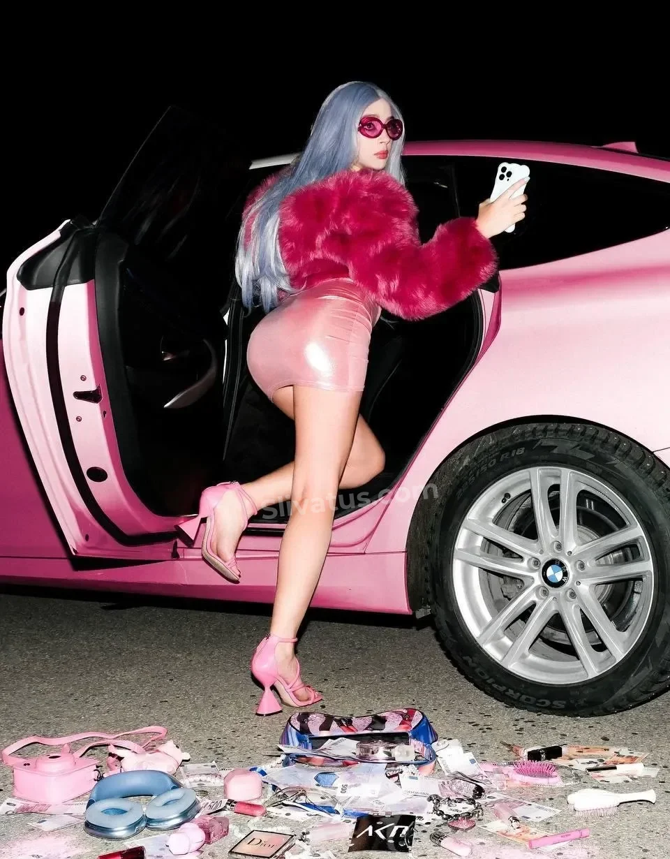 ТГ Утечка фото звезды Мейби Бейби