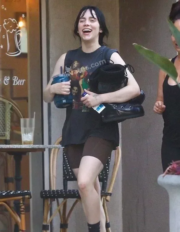 Тикток Горячее фото тиктокерши Билли Айлиш (Billie Eilish)