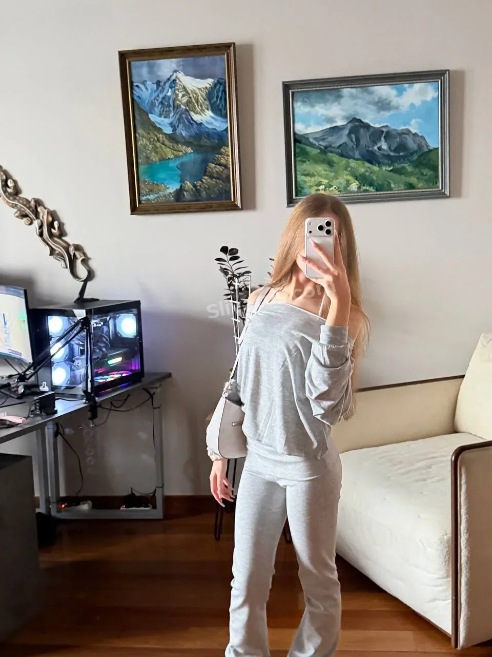 В высоком качестве Голая тиктокерша Амик (ame._.ae) на фото