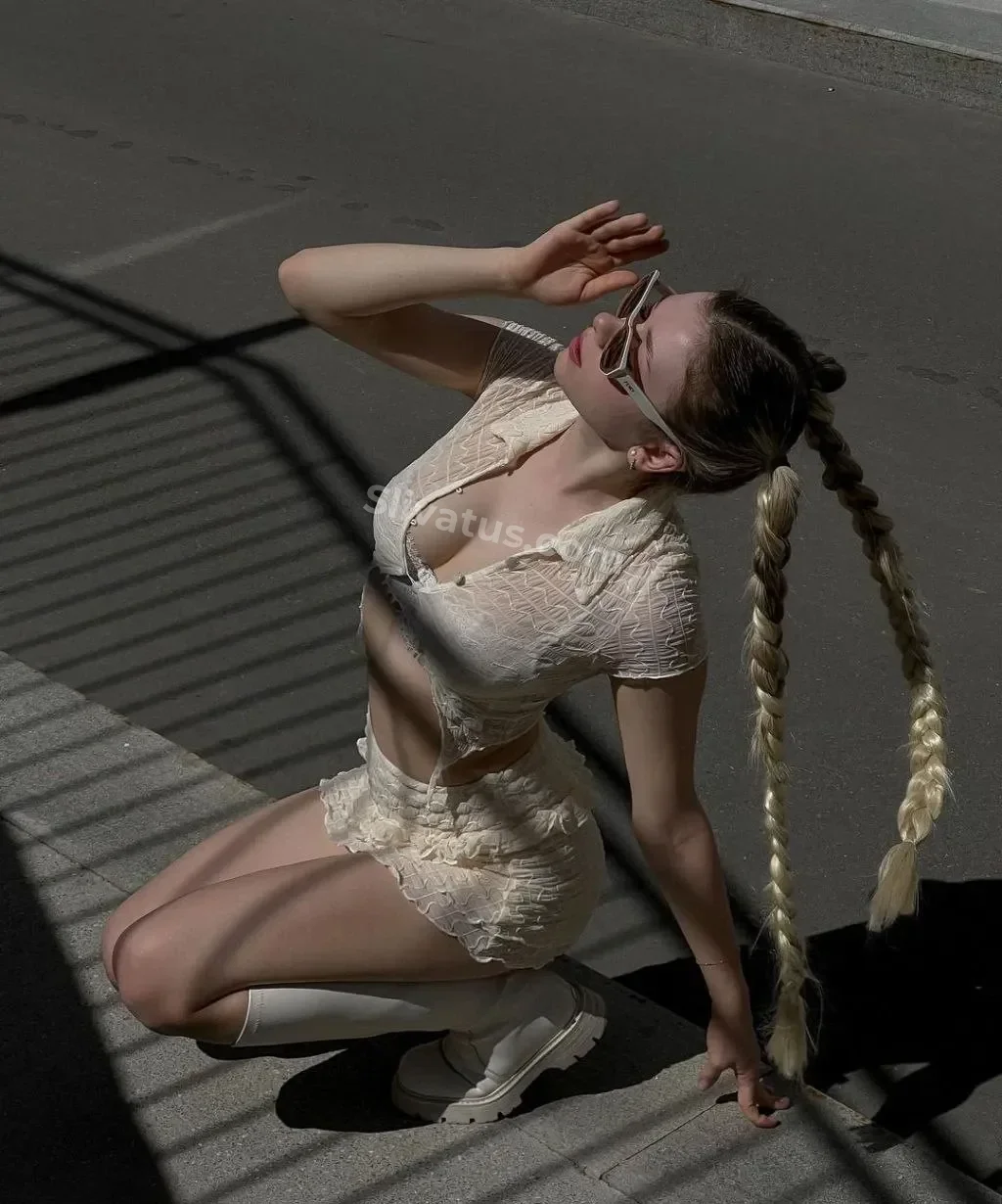 В высоком качестве Приватное фото блогерши InstRina