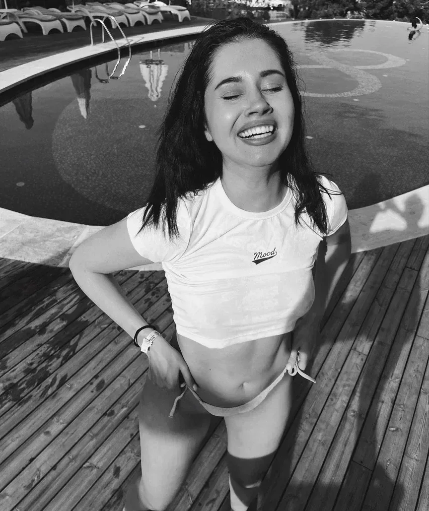 В высоком качестве Приватное фото звезды Олеся Иванченко