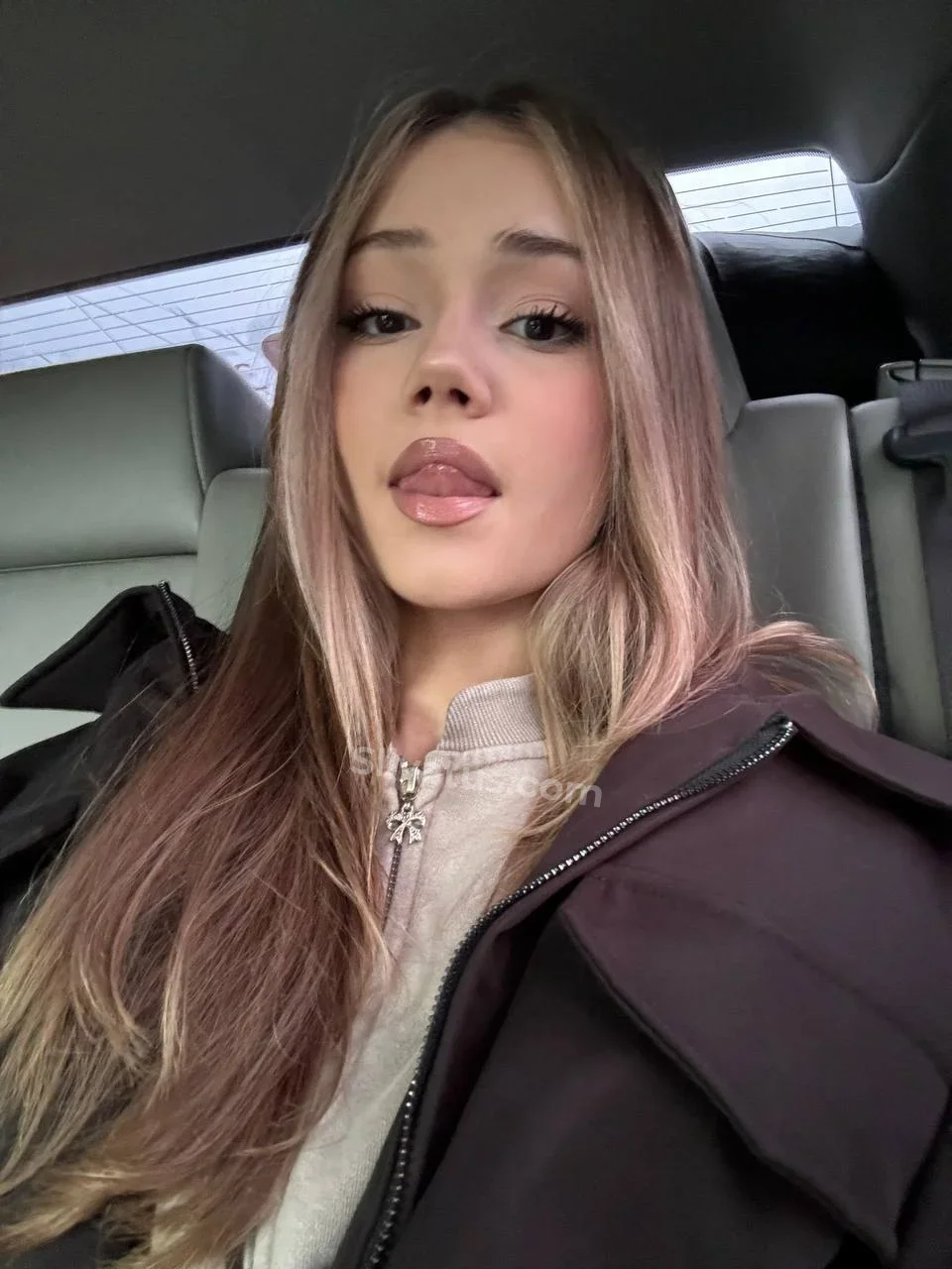 В высоком качестве Слив фото тиктокерши Антотка (antotkaa)