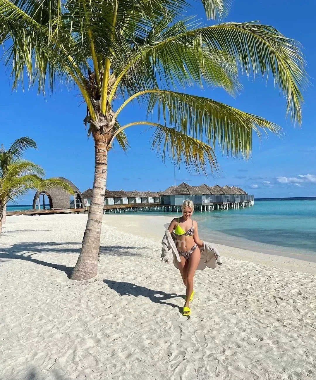 В высоком качестве Слив голой звезды Клава Кока