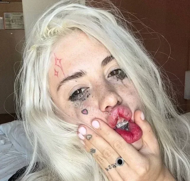 В высоком качестве Слив интимного фото блогерши Хофманита (Hofmannita)