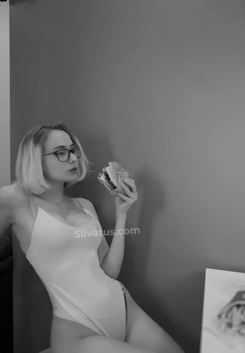 В высоком качестве Утечка фото блогерши GloriaMatvien