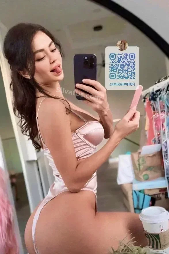 ВК Mira Twitch (miranowhere) - голая блогерша слив