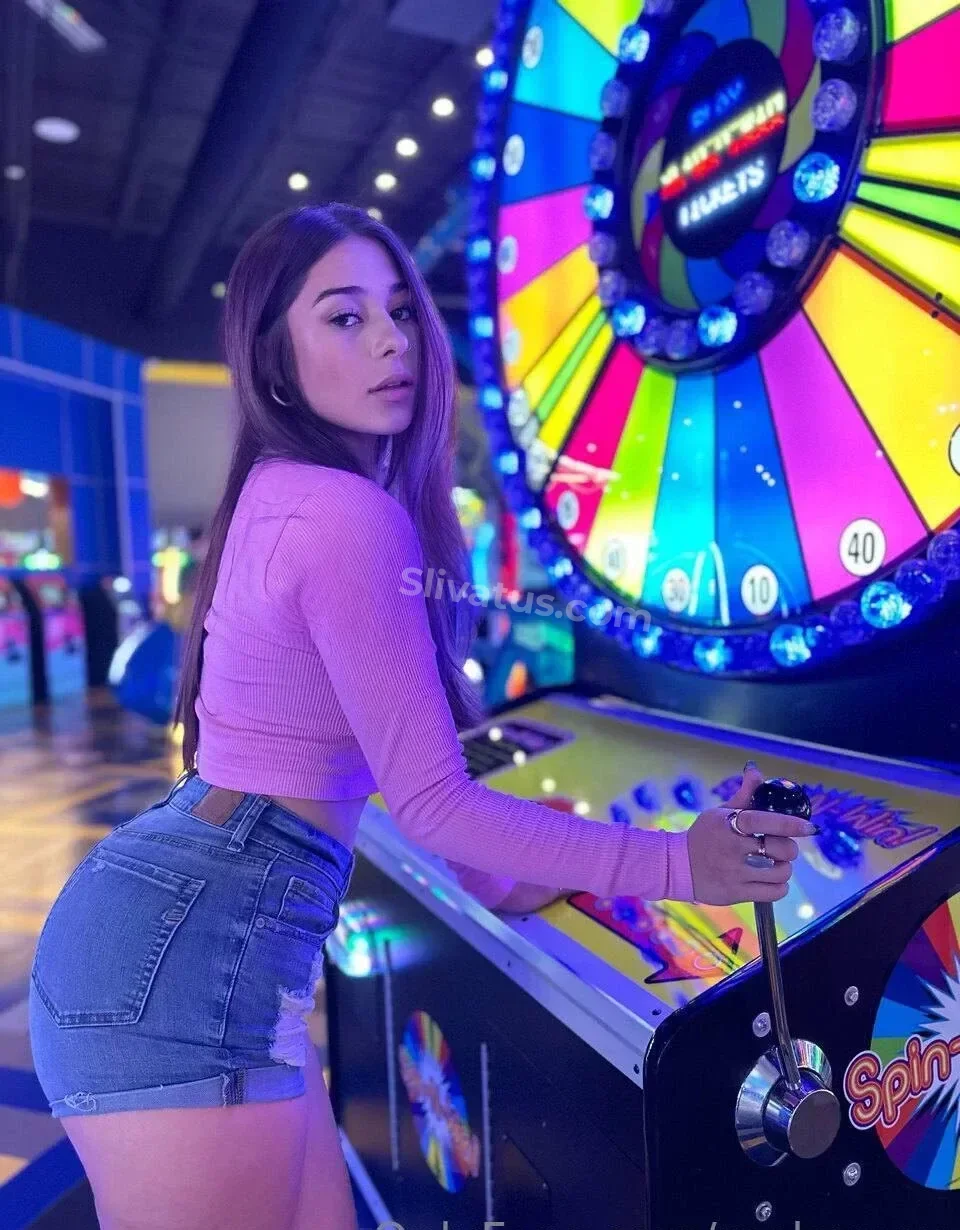 ВК Приватное фото модели Sophie Rain